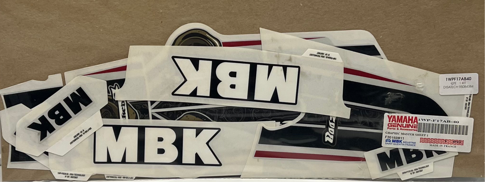 Kit déco planche graphique complète original yamaha MBK BOOSTER NAKED 2013.